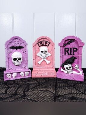 NEW Old Time Pottery Halloween Tombstone Decor